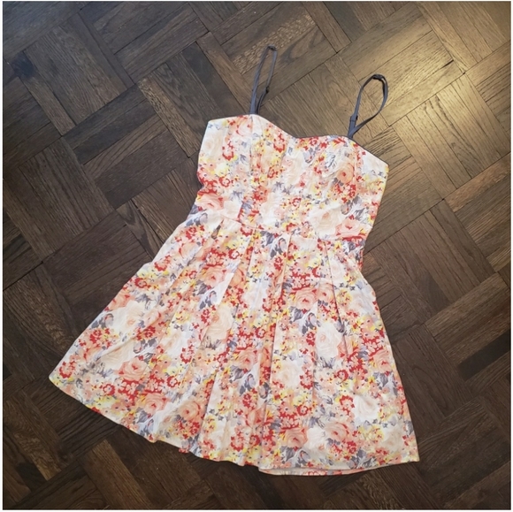 Sun dress flower print, back zip, tulle underskirt, adjustable strap… - Picture 1 of 7